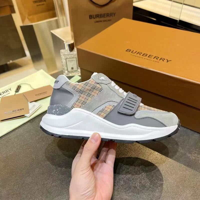 Burberry Low Shoes